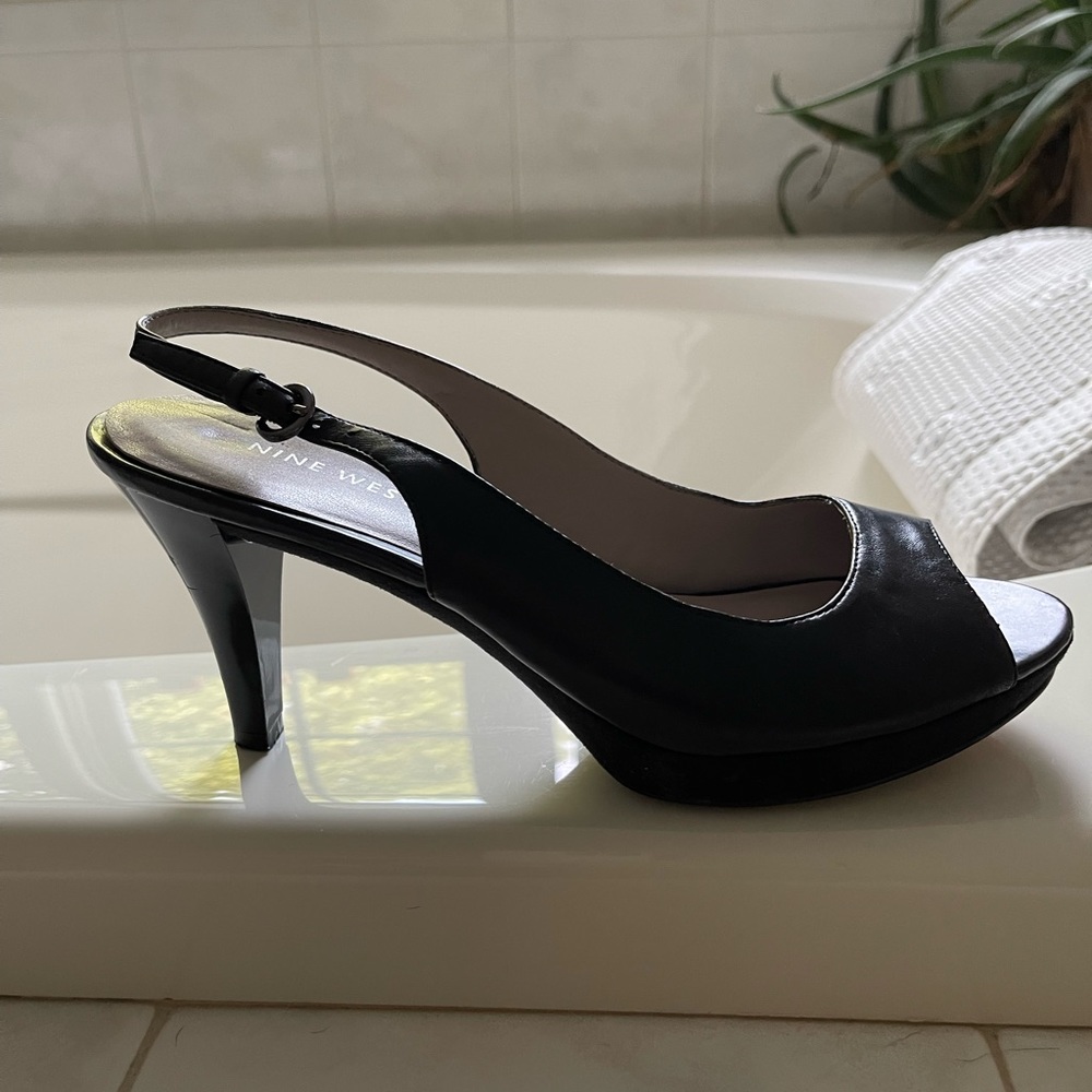 Nine West Karoo black leather, peep toe sling back